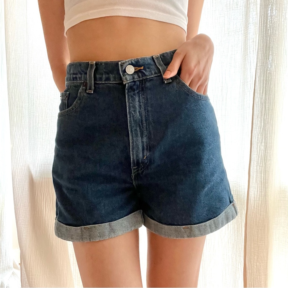Vintage Levi’s cuffed denim shorts